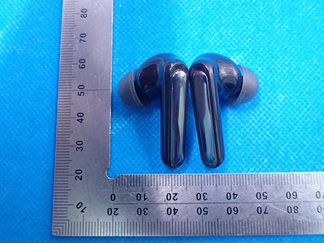 Wireless Headphone - FCC ID 2AOKB-A3933L - Anker Innovations Limited (2)