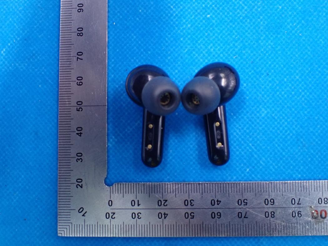 Wireless Headphone - FCC ID 2AOKB-A3933L - Anker Innovations Limited (3)