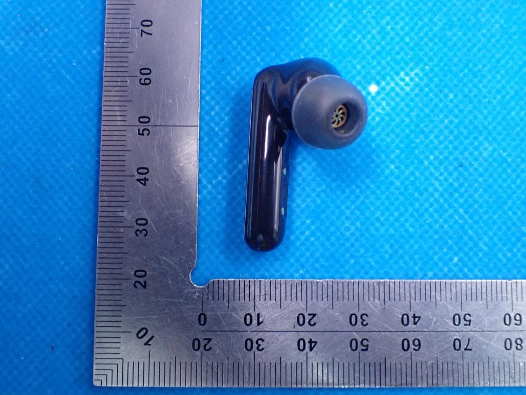 Wireless Headphone - FCC ID 2AOKB-A3933R - Anker Innovations Limited (2)