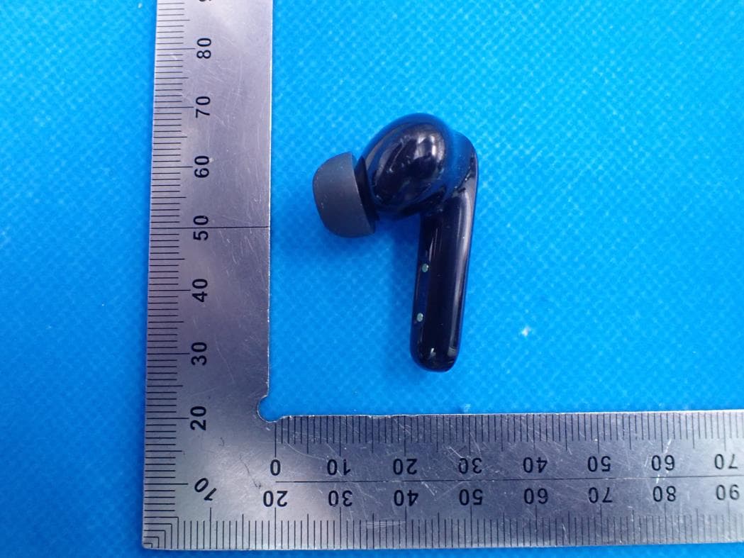 Wireless Headphone - FCC ID 2AOKB-A3939R - Anker Innovations Limited (3)