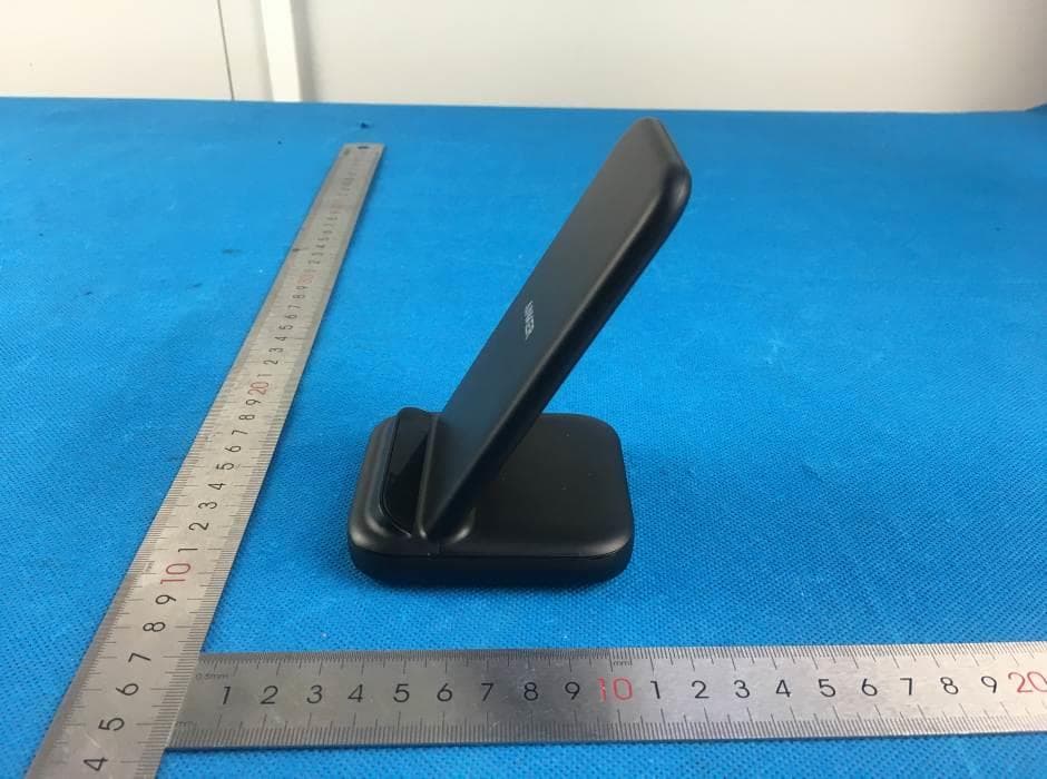 PowerWave 10 Stand with 2 USB-A Ports - FCC ID 2AOKBA2573 - Anker Innovations Limited (5)
