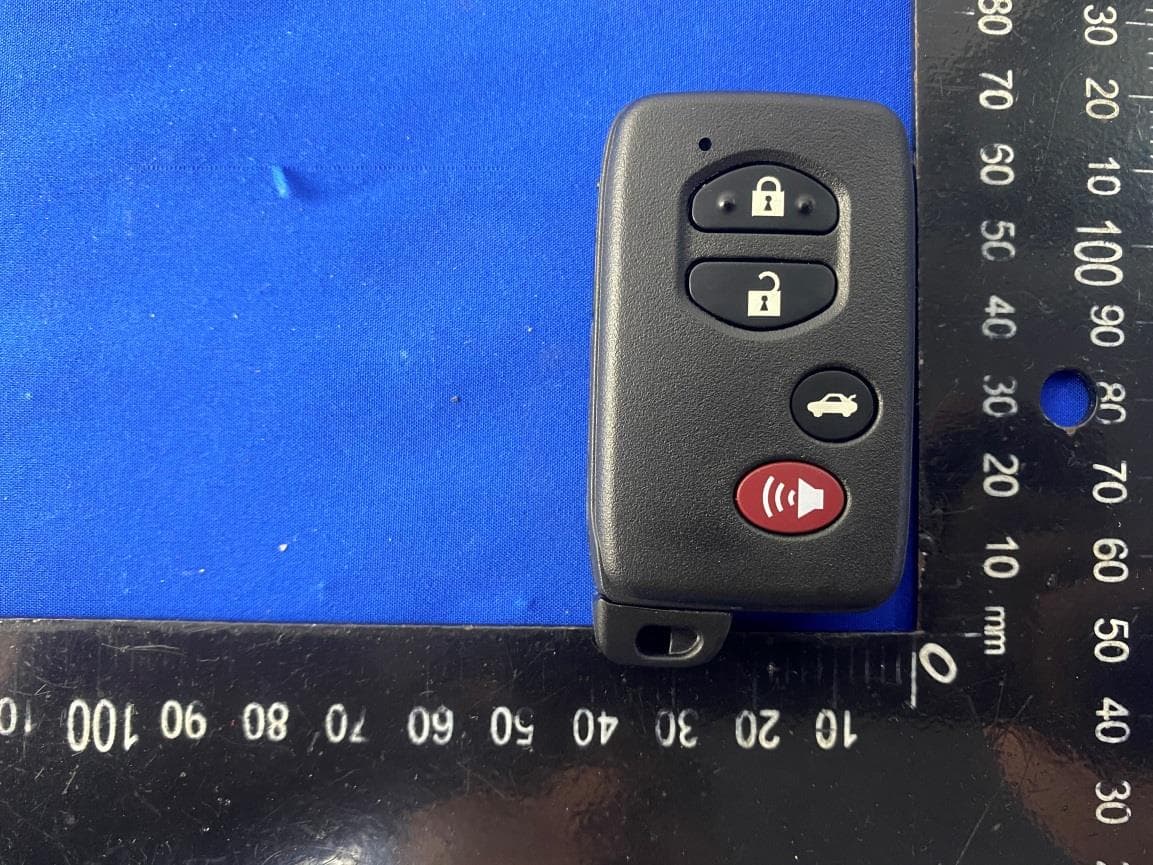 smart key - FCC ID 2AOKM-TY8 - Remote Tech LLC (2)