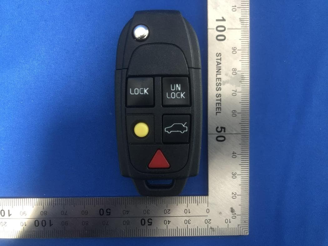 keyless transmitter - FCC ID 2AOKM-VL1 - Remote Tech LLC (2)