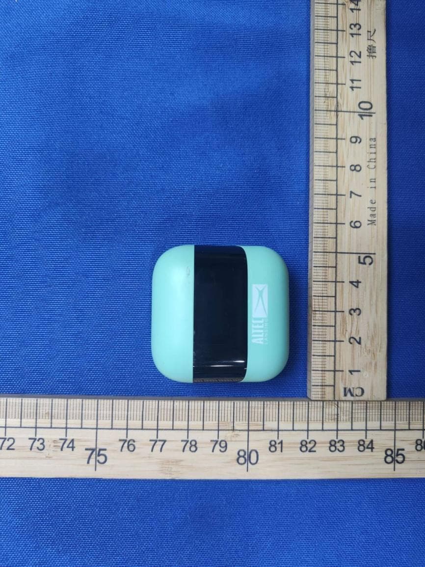 Play TWS Earbuds with digital display charging case - FCC ID 2AOKX-TS513B - Shenzhen Swetz Sound Technology Co., Limited (3)
