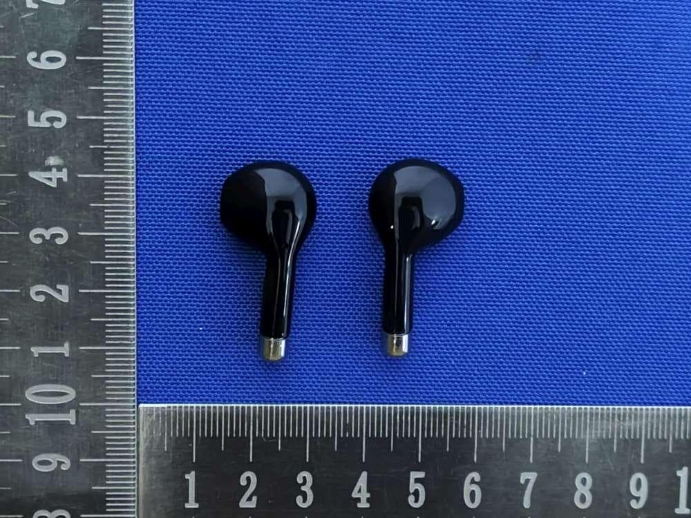 Smartwatch with Wireless Earbuds - FCC ID 2AON7-30774-1 - TZUMI Electronics,LLC (3)