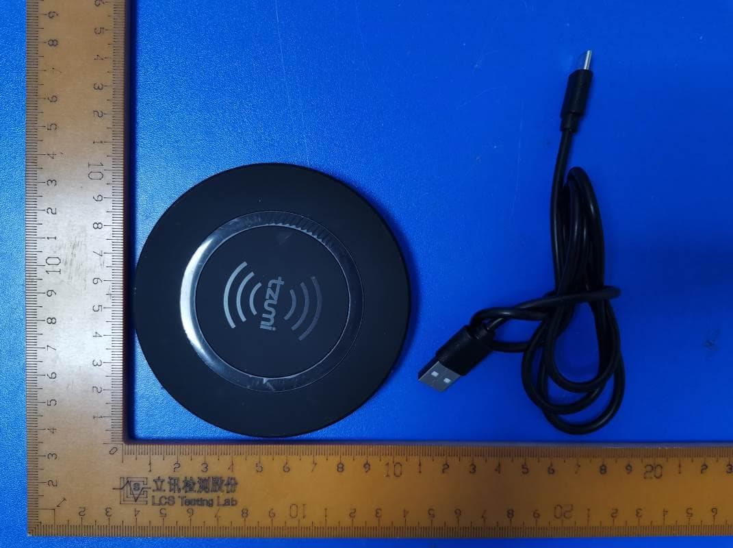LED LAMP WITH WIRELESS CHARGING - FCC ID 2AON7-5352 - TZUMI Electronics,LLC (2)