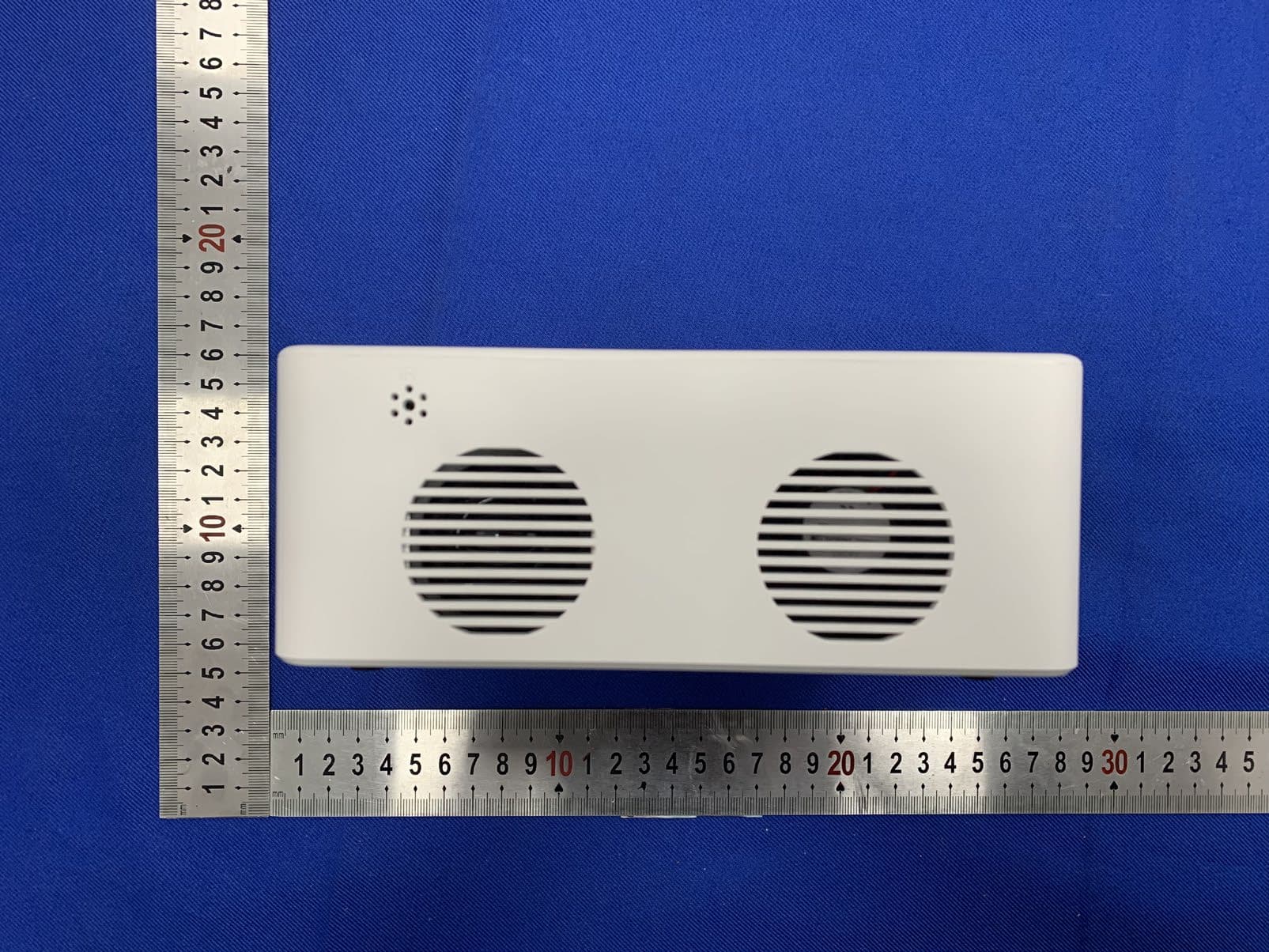 Projector - FCC ID 2AON7-9520 - TZUMI Electronics,LLC (5)