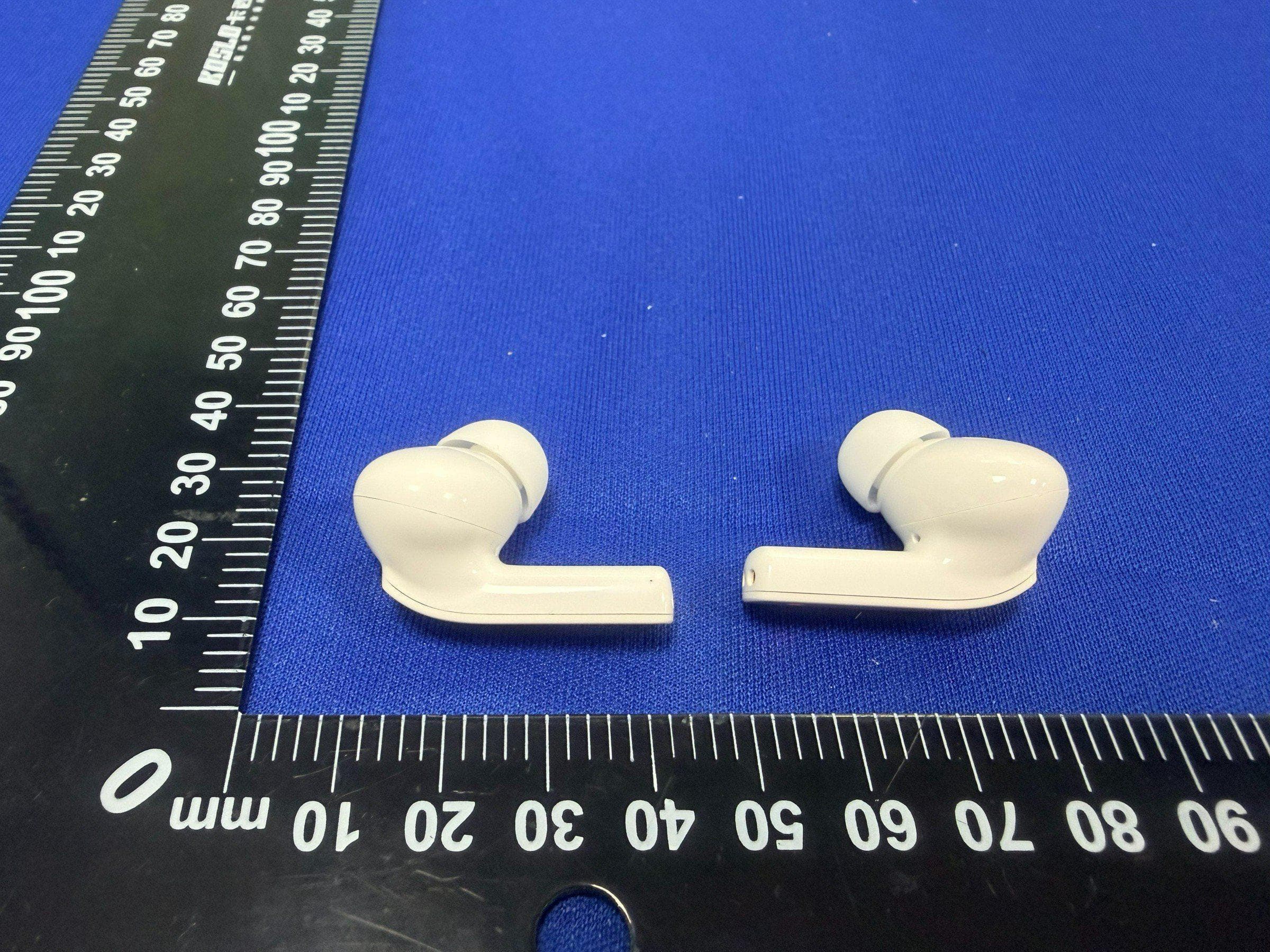 TRUE WIRELESS EARBUDS - FCC ID 2AON7-RT50A2 - TZUMI Electronics,LLC