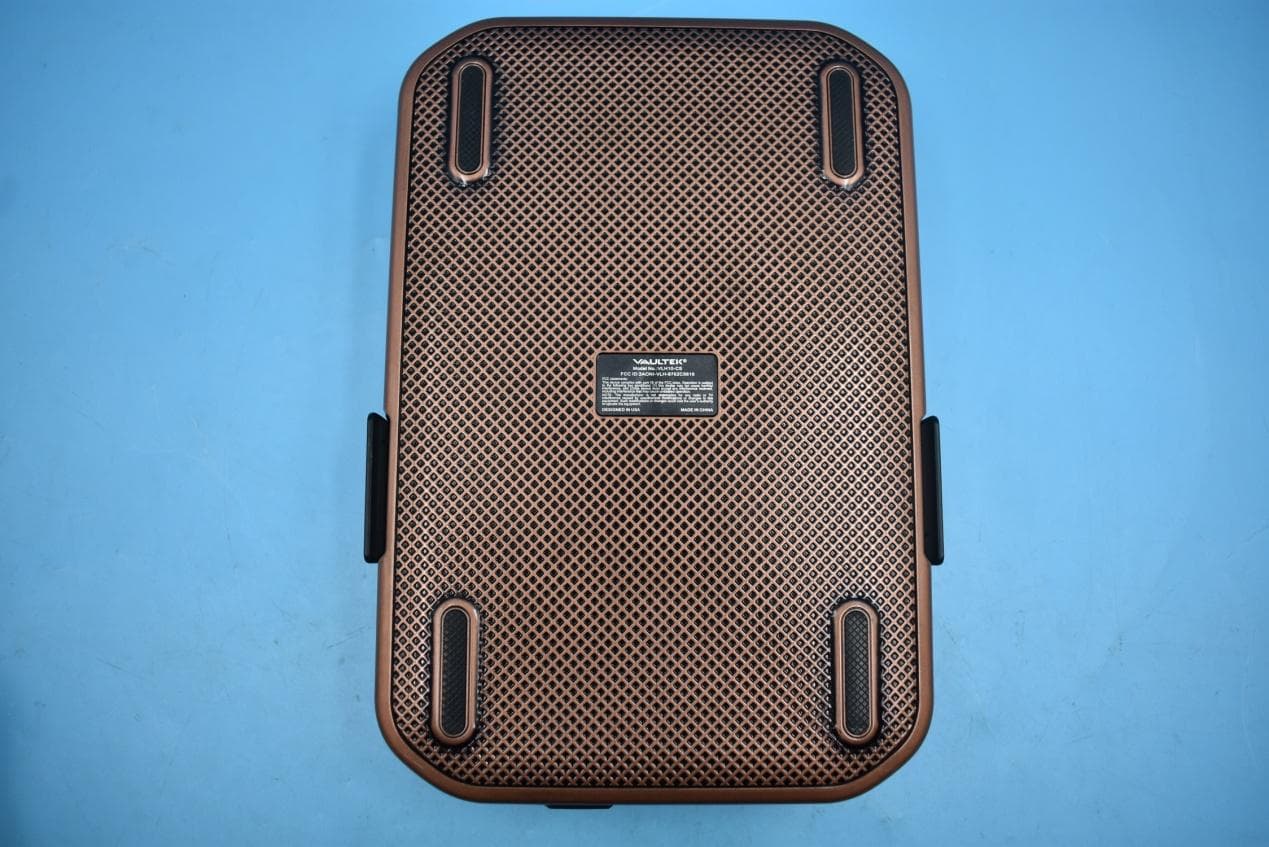 Lifepod Humidor (Portable lockbox with Bluetooth) - FCC ID 2AONI-VLH-8762C5616 - Vaultek Safe, Inc.