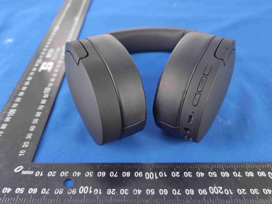 BLUETOOTH OVER EAR HEADPHONE - FCC ID 2AONQ-DPURE16019 - Stage10 GmbH (5)
