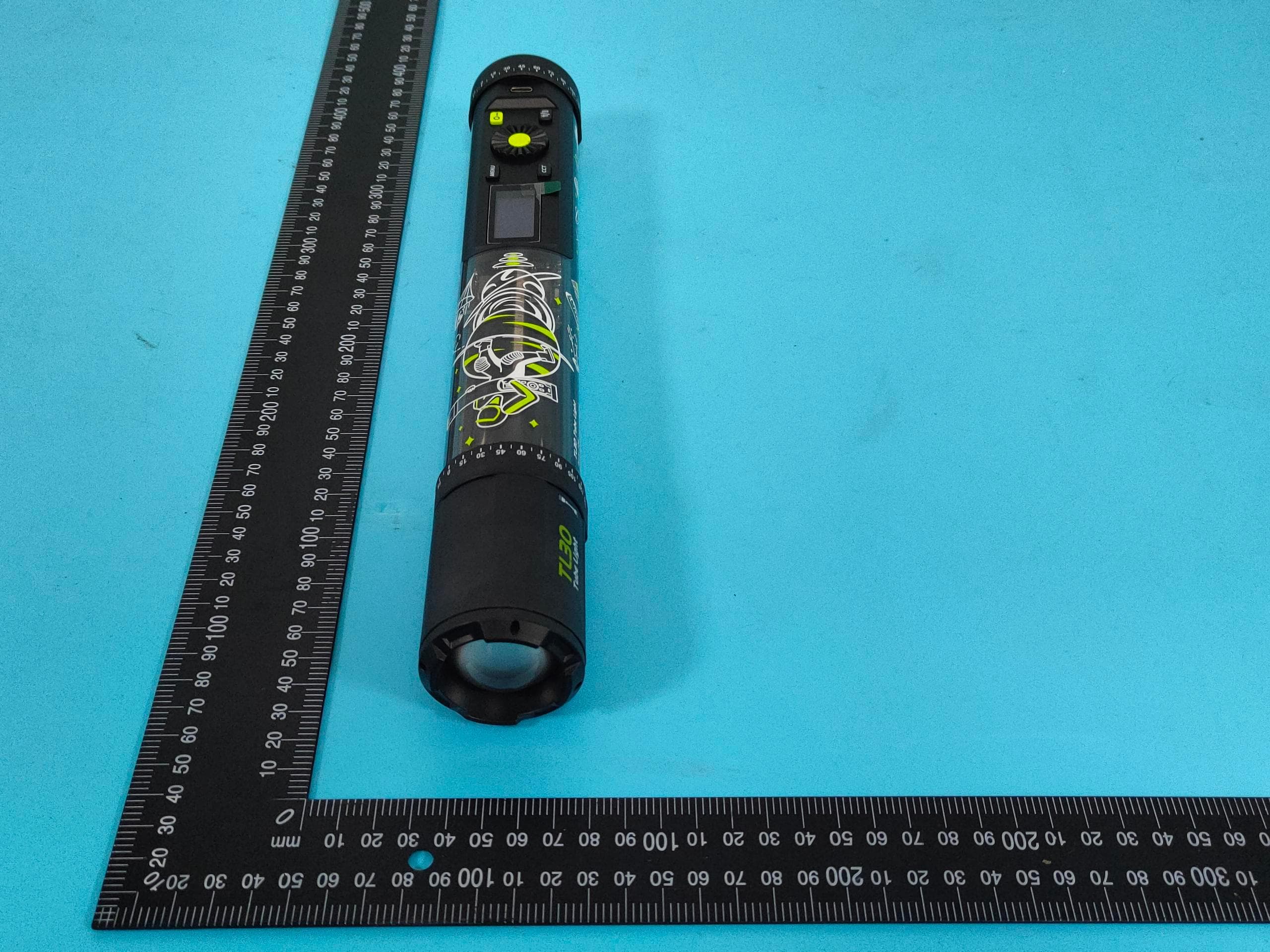 Suncrafter TL30 Tube Light - FCC ID 2AONZTL30 - Zhongshan Dashan Photographic Equipment Co., Ltd. (4)