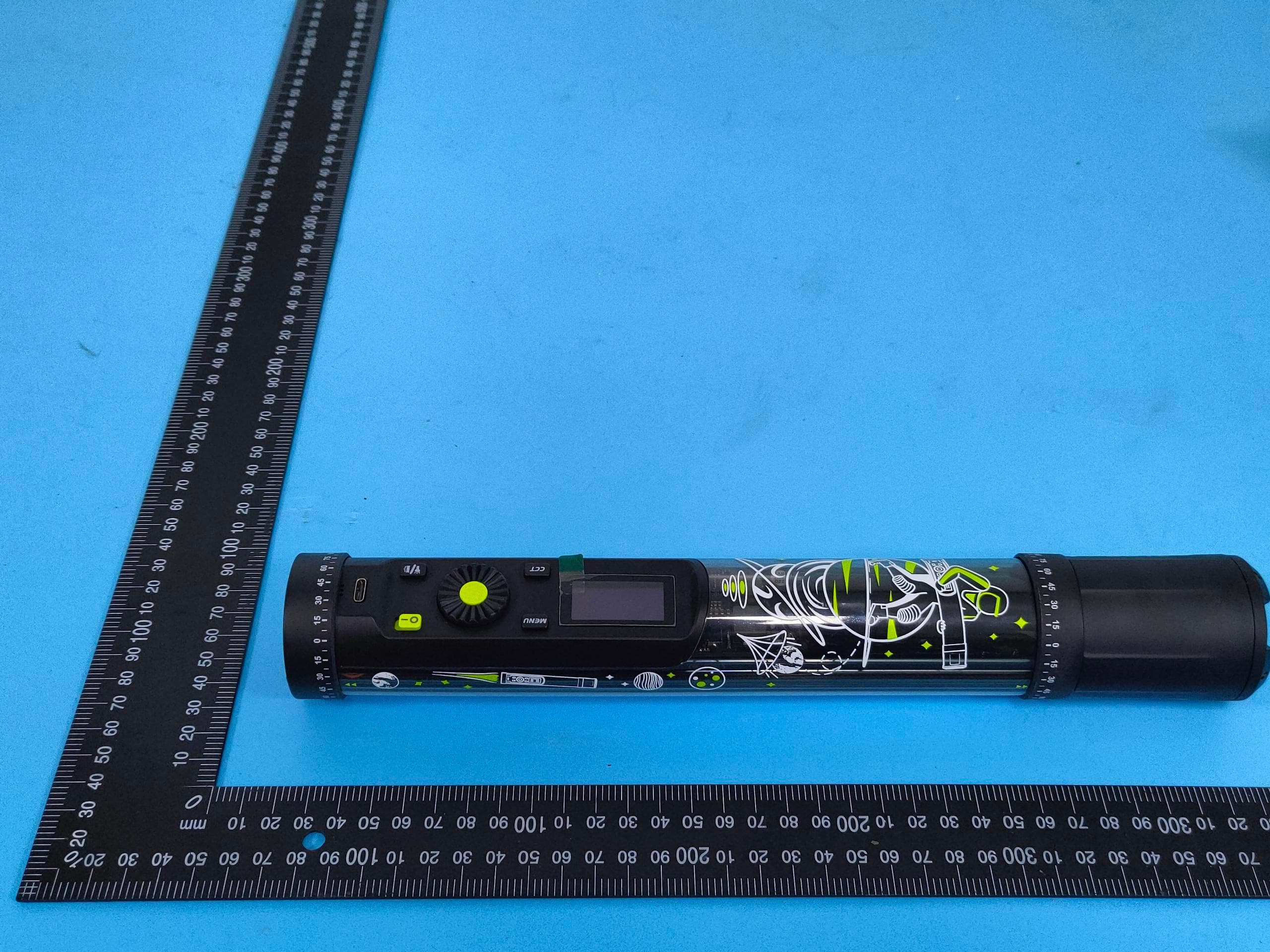 Suncrafter TL30 Tube Light - FCC ID 2AONZTL30 - Zhongshan Dashan Photographic Equipment Co., Ltd. (3)