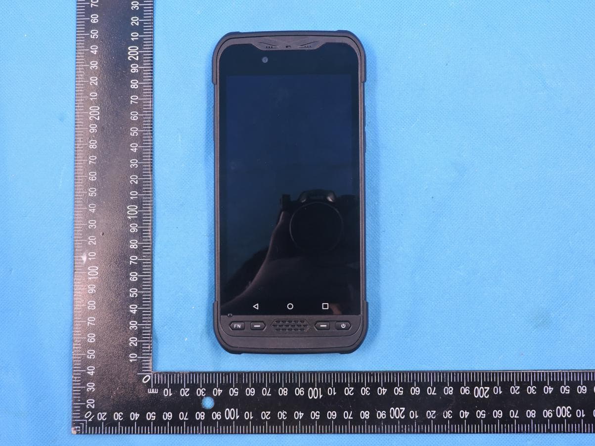 Rugged Smart Phone - FCC ID 2AOPD-UT12P - Shenzhen UniStrong Science & Technology Co.,Ltd. (4)