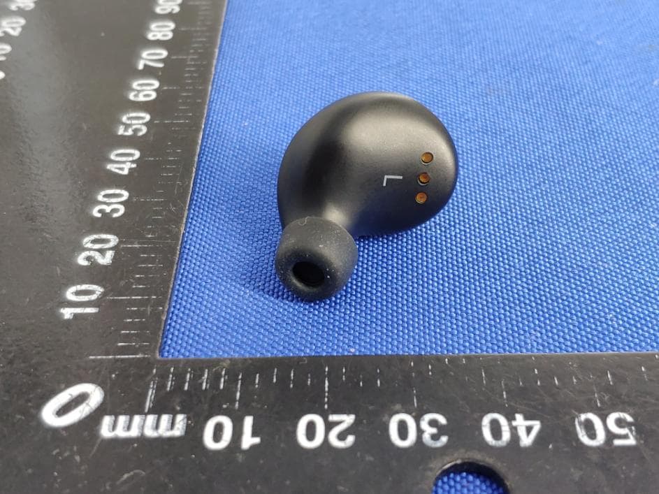 True wireless earbuds - FCC ID 2AOQKIK-BH006 - Shenzhen shengxingwang Precision Technology Co., Ltd. (5)