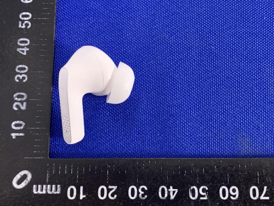 True wireless earbuds - FCC ID 2AOQKTWS-A3 - Shenzhen shengxingwang Precision Technology Co., Ltd. (4)