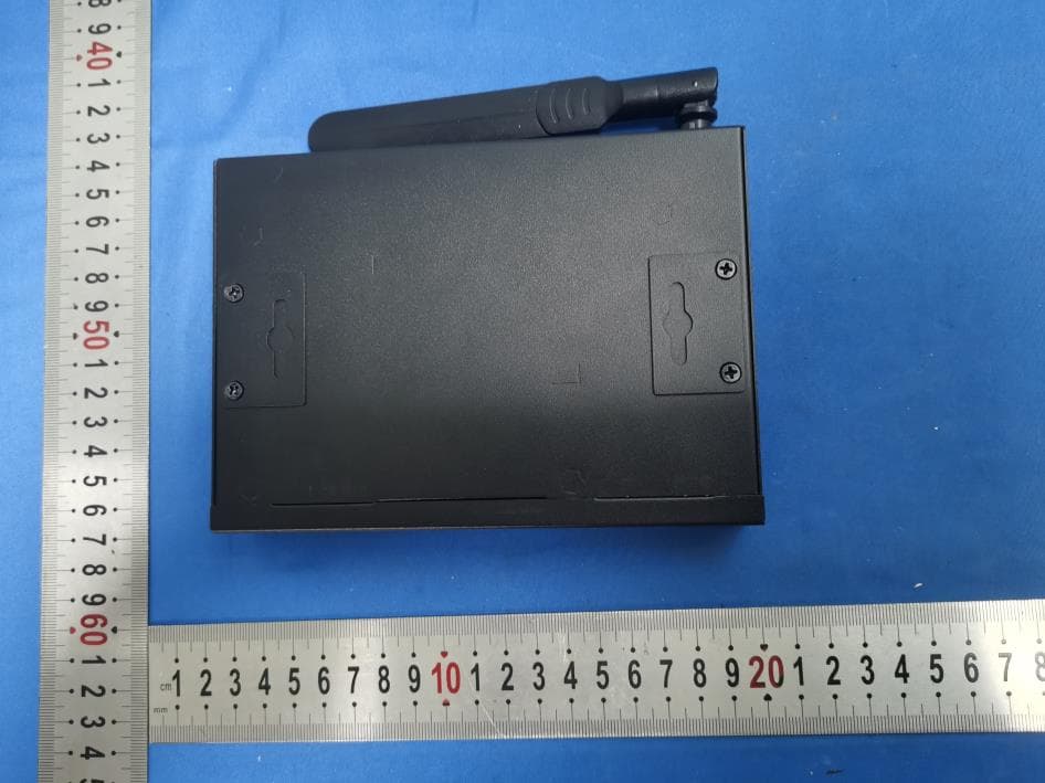 Digital Signage Player - FCC ID 2AOQN-YM08 - Shenzhen Lunzn Technology CO., Ltd. (2)