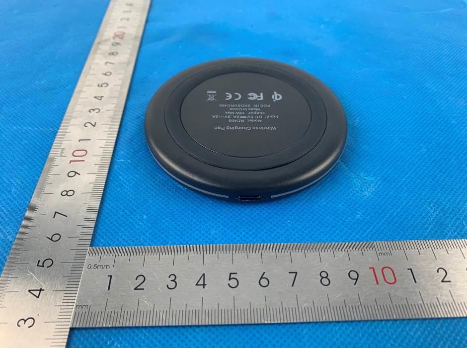 Wireless Charging Pad - FCC ID 2AOSURC400 - ShenZhen KaiXingHui Technology Co.,Ltd. (4)