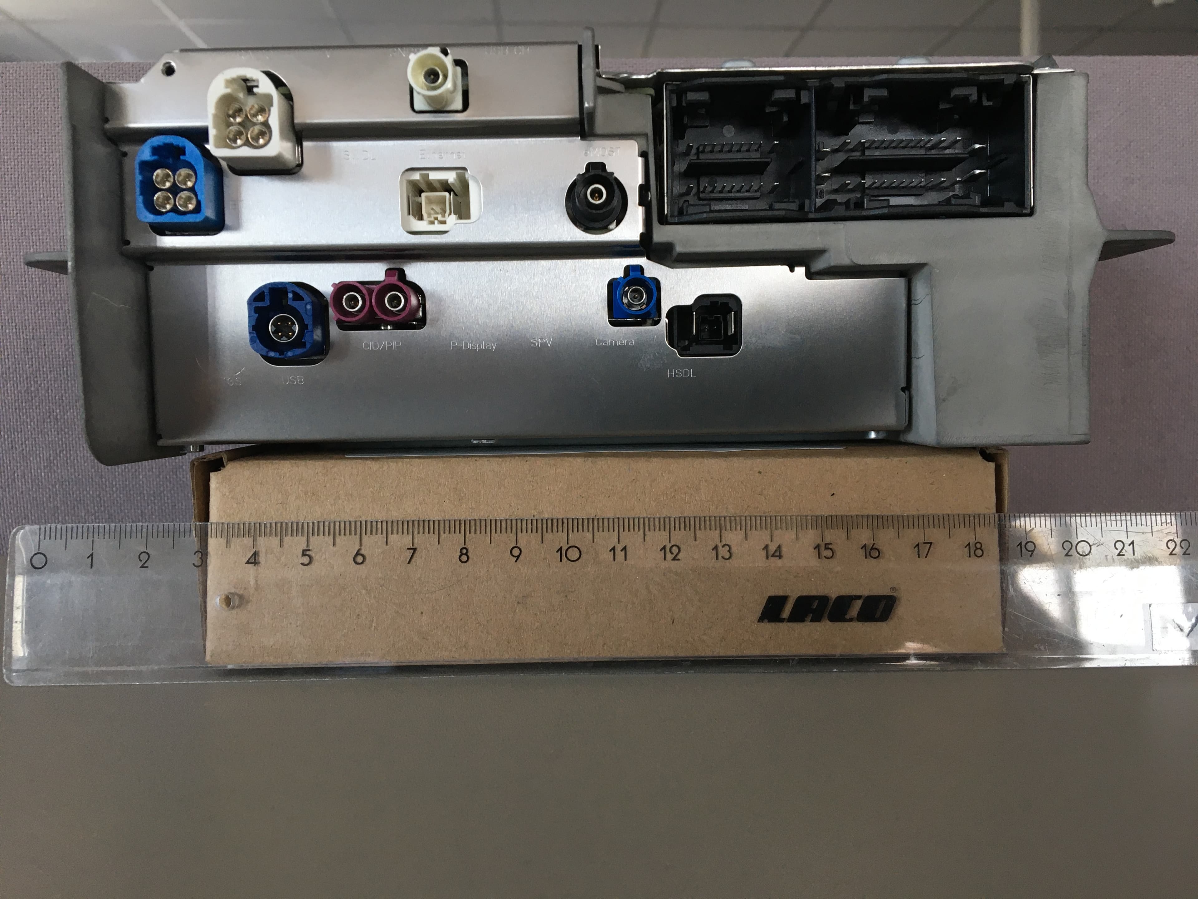 Automotive head unit to be installed in cars with the following features FM AM DAB USB Bluetooth WLAN and GNSS - FCC ID 2AOUZNTG7MIDLFT2 - Continental Automotive Technologies GmbH