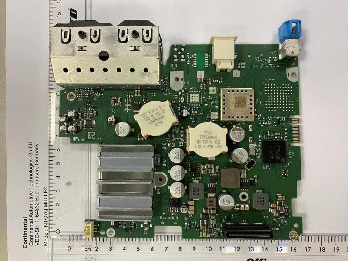 Automotive head unit to be installed in cars with the following features FM, AM, DAB, USB, Bluetooth, WLAN and GNSS - FCC ID 2AOUZNTG7QMIDLF2 - Continental Automotive Technologies GmbH (5)