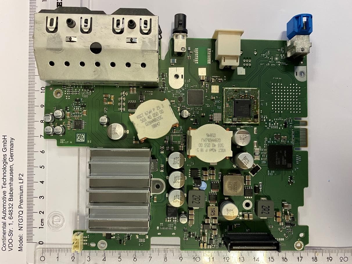 Automotive head unit to be installed in cars with the following features FM, AM, DAB, USB, Bluetooth, WLAN and GNSS - FCC ID 2AOUZNTG7QPRELF2 - Continental Automotive Technologies GmbH (3)