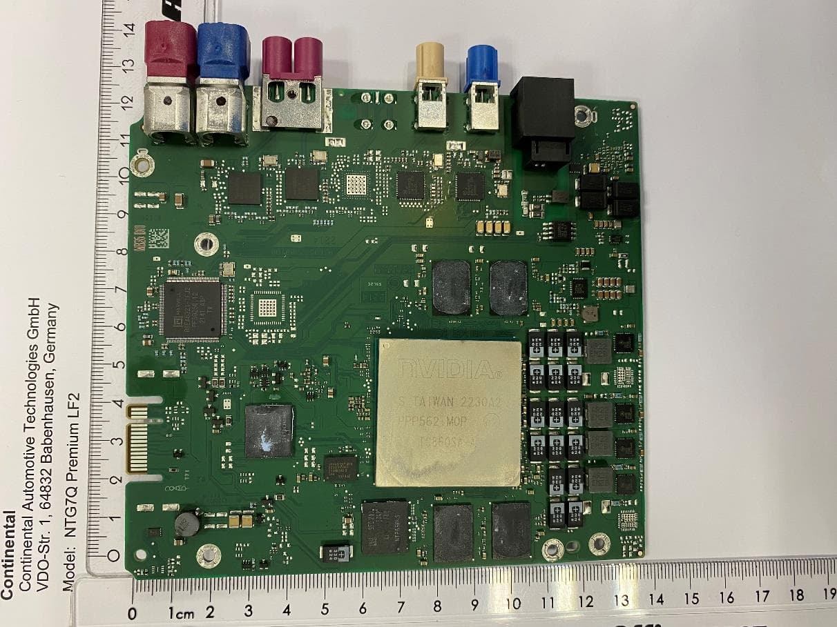 Automotive head unit to be installed in cars with the following features FM, AM, DAB, USB, Bluetooth, WLAN and GNSS - FCC ID 2AOUZNTG7QPRELF2 - Continental Automotive Technologies GmbH (5)