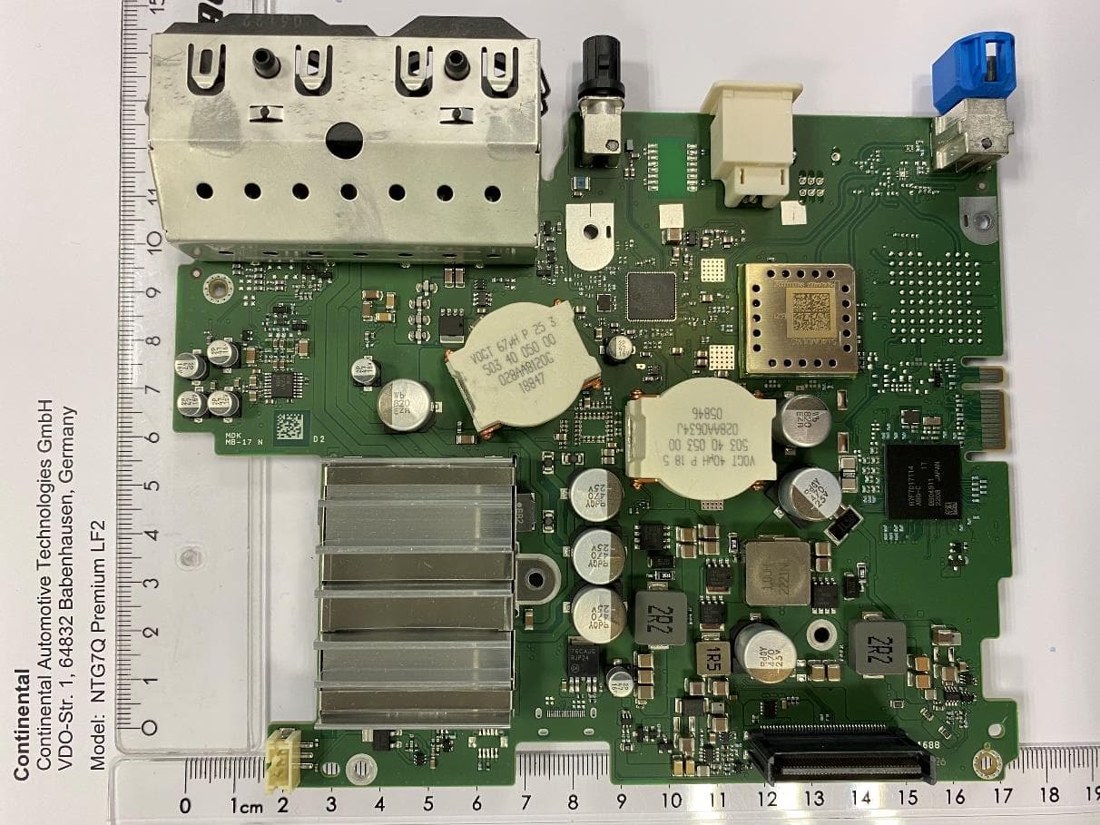 Automotive head unit to be installed in cars with the following features FM, AM, DAB, USB, Bluetooth, WLAN and GNSS - FCC ID 2AOUZNTG7QPRELF2 - Continental Automotive Technologies GmbH (2)