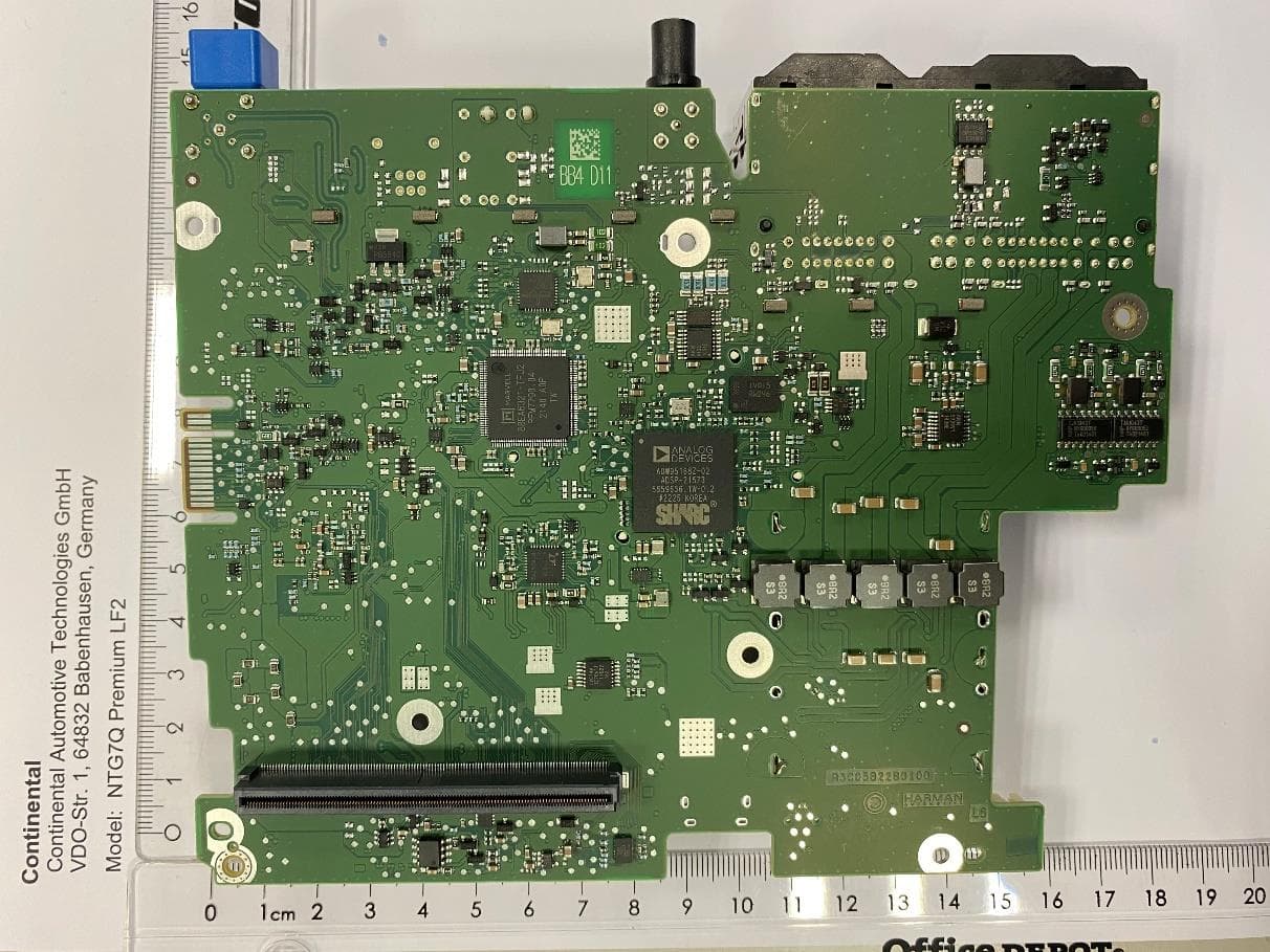 Automotive head unit to be installed in cars with the following features FM, AM, DAB, USB, Bluetooth, WLAN and GNSS - FCC ID 2AOUZNTG7QPRELF2 - Continental Automotive Technologies GmbH