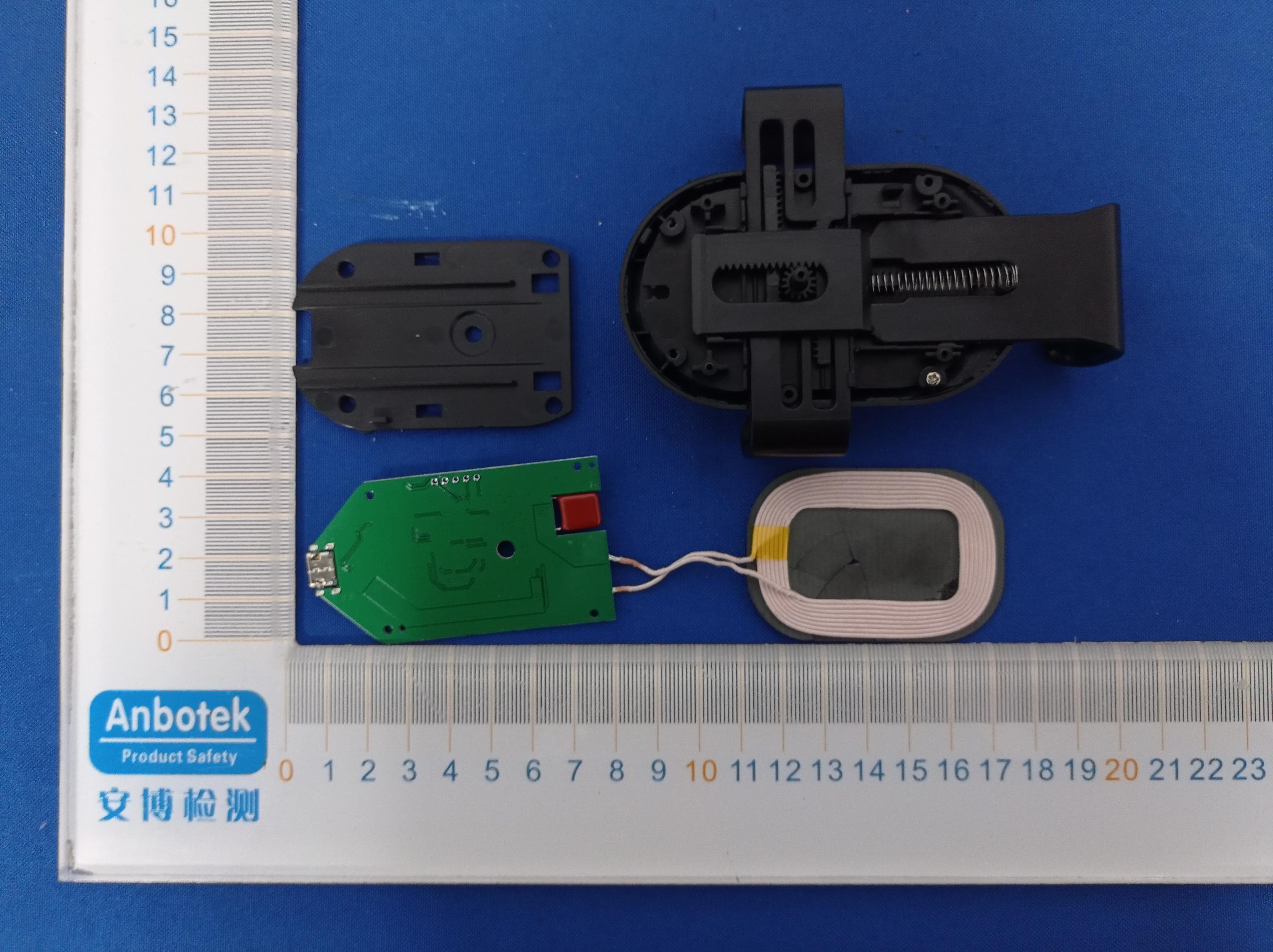 Qi Wireless Charger Car Vent Mount - FCC ID 2AOV6-CS-365 - Shenzhen Minsuo Industrial Co.,Ltd (2)