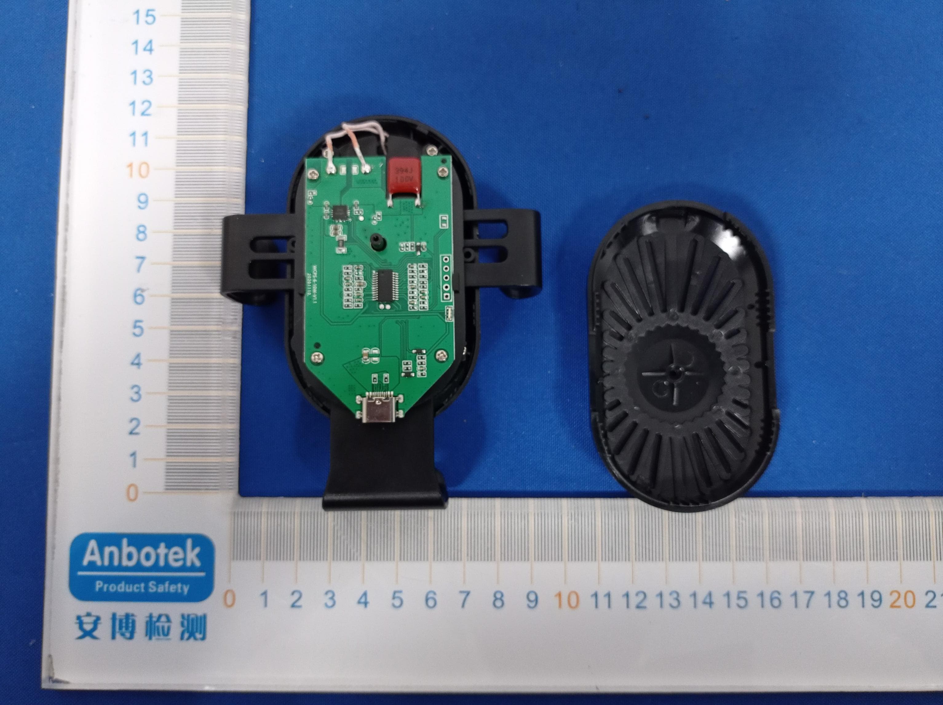 Qi Wireless Charger Car Vent Mount - FCC ID 2AOV6-CS-365 - Shenzhen Minsuo Industrial Co.,Ltd