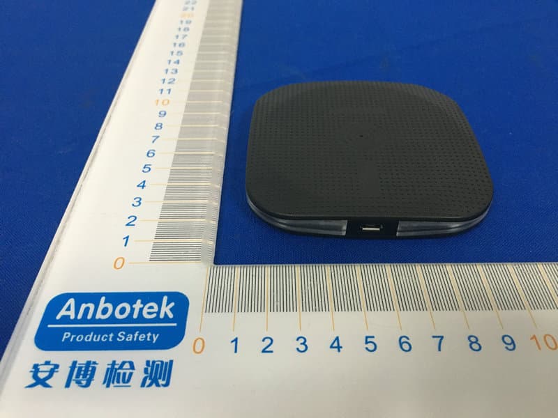 UNIVERSAL WIRELESS SQUARE CHARGING PAD - FCC ID 2AOV6-MP-132A - Shenzhen Minsuo Industrial Co.,Ltd (2)