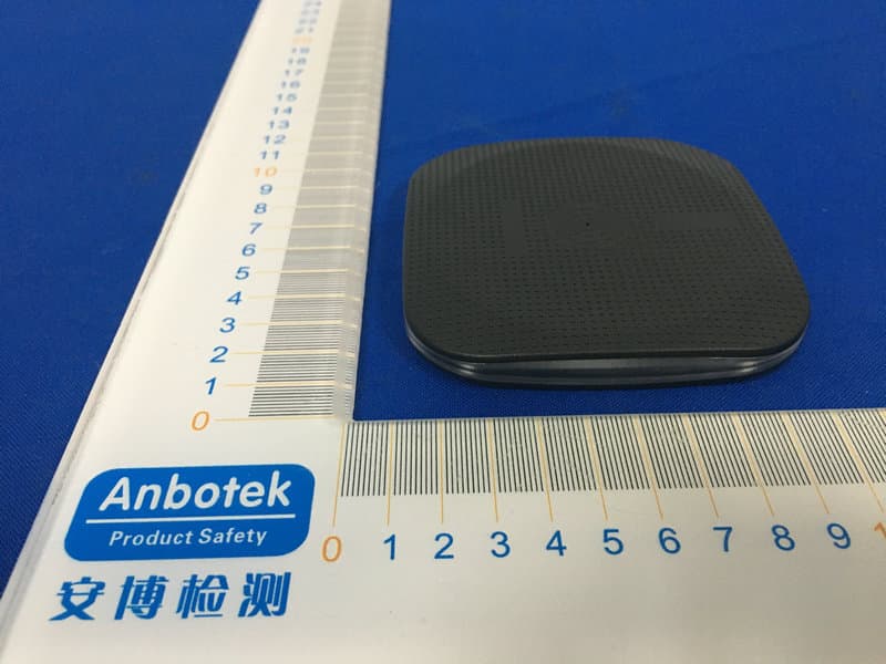 UNIVERSAL WIRELESS SQUARE CHARGING PAD - FCC ID 2AOV6-MP-132A - Shenzhen Minsuo Industrial Co.,Ltd