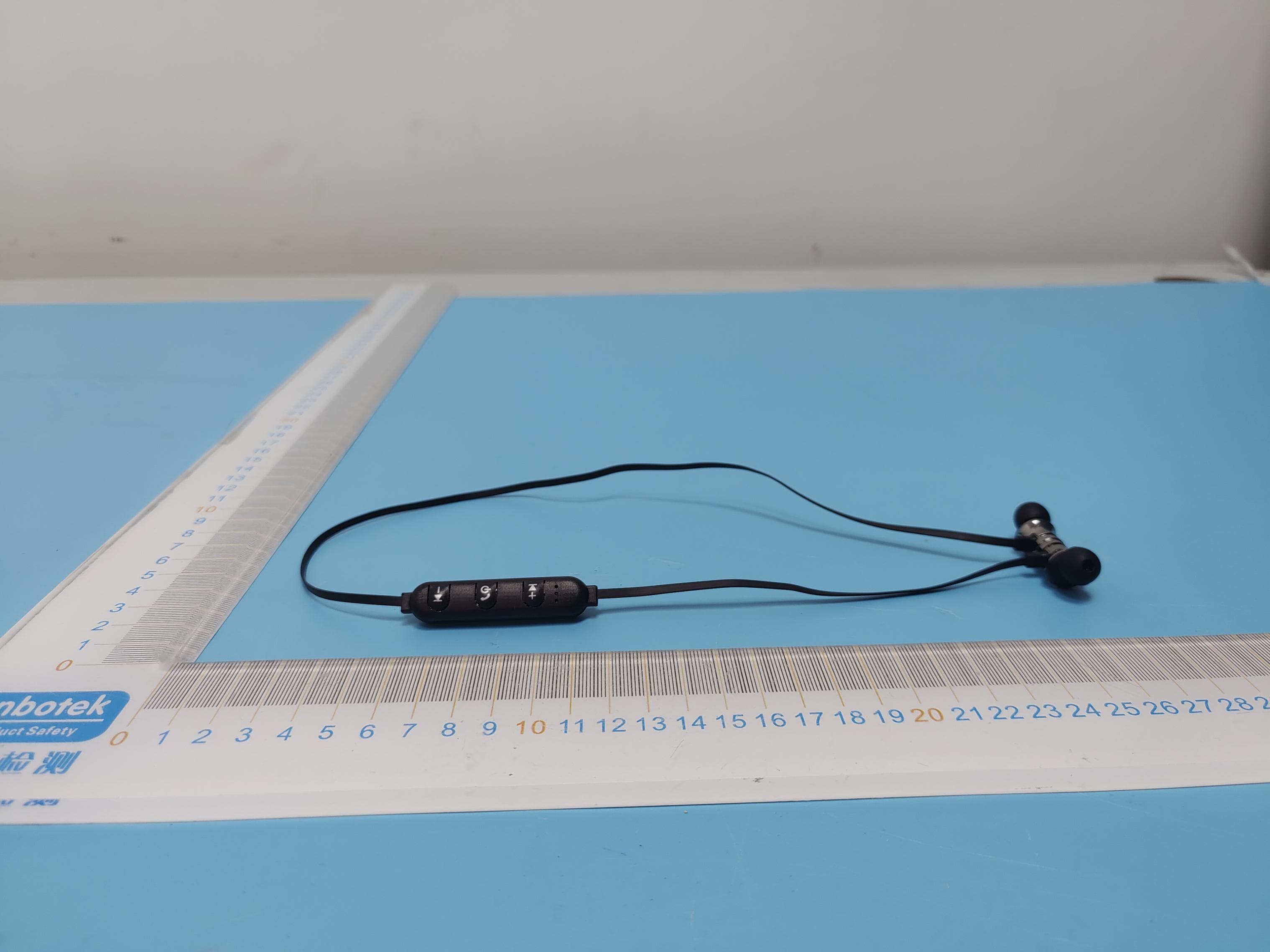 Wireless Earbuds with Microphone - Black - FCC ID 2AOV6-VME-24-2101 - Shenzhen Minsuo Industrial Co.,Ltd (2)