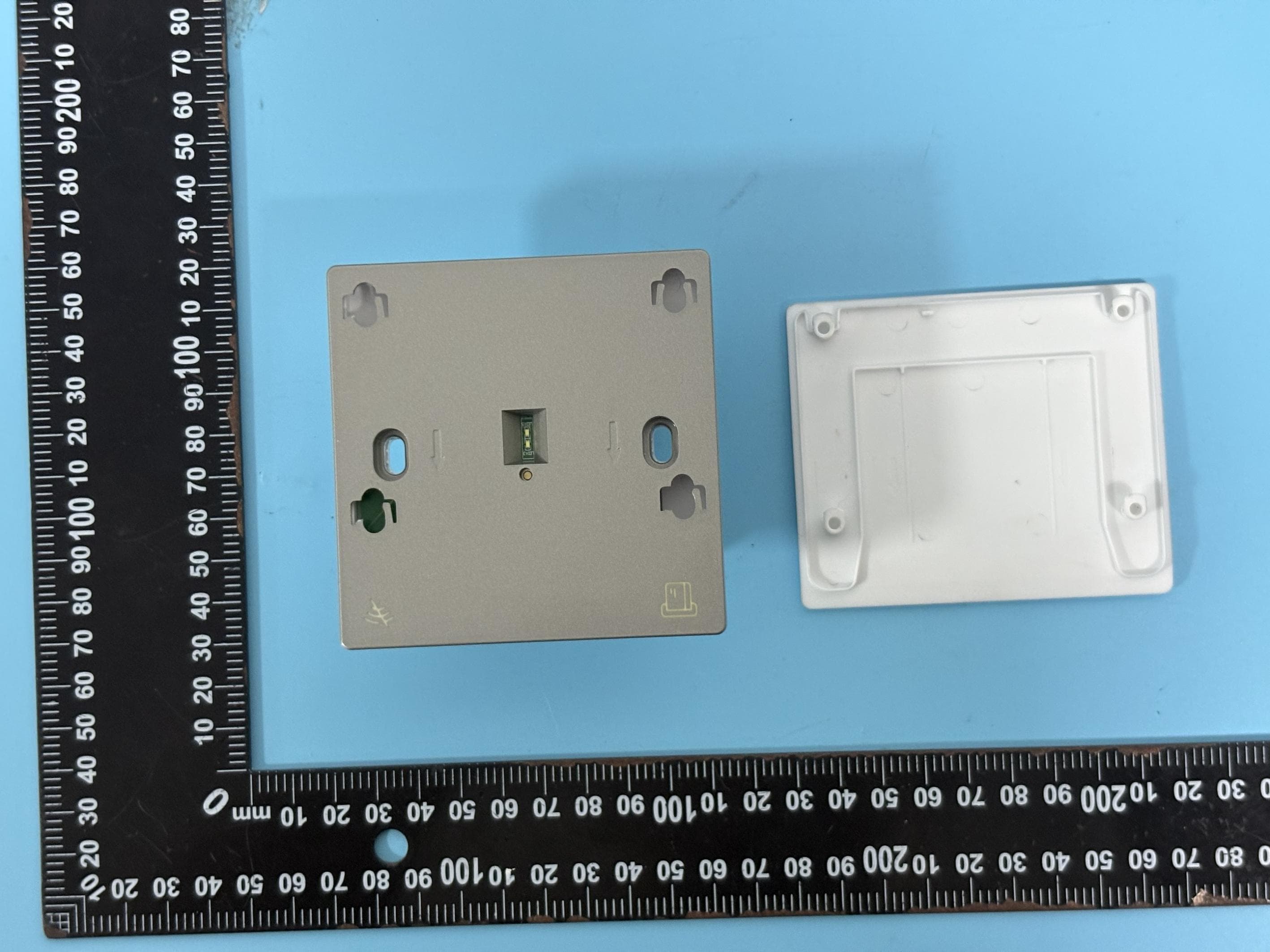 Hotel System Power Switch Operation Manual - FCC ID 2AOVG-ES3 - Hangzhou Sciener Smart Technology Co., Ltd.