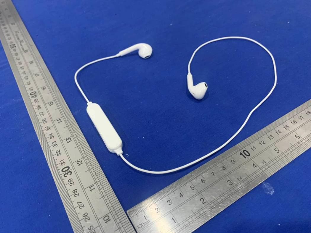 IP Bluetooth Sport buds - FCC ID 2AOW6-BTE2-FD - Shantou Xinyu Industry Co., Ltd. (4)
