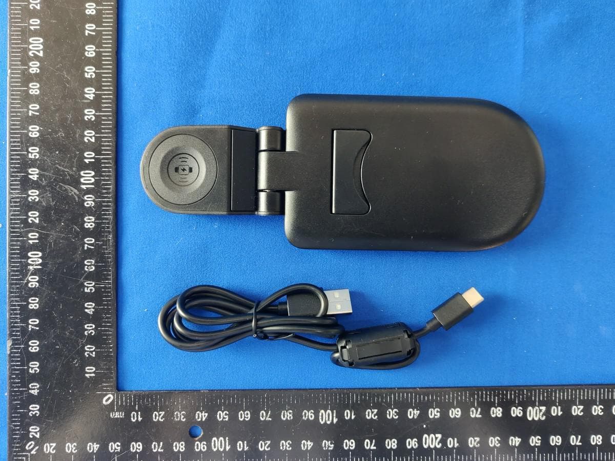 3in1 Wireless charging station - FCC ID 2AP2N-FARER - Shenzhen Esorun Technology Co.,LTD (3)