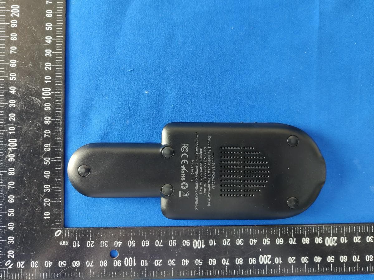 3in1 Wireless charging station - FCC ID 2AP2N-FARER - Shenzhen Esorun Technology Co.,LTD (2)