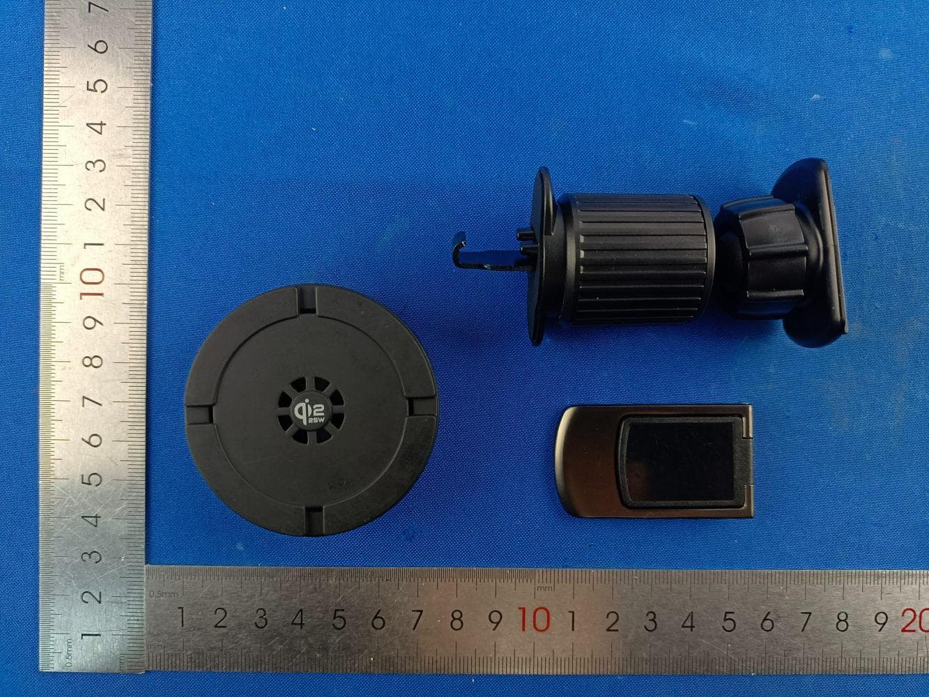 Magnet Wireless Charger - FCC ID 2AP2N-IPR26 - Shenzhen Esorun Technology Co.,LTD (3)