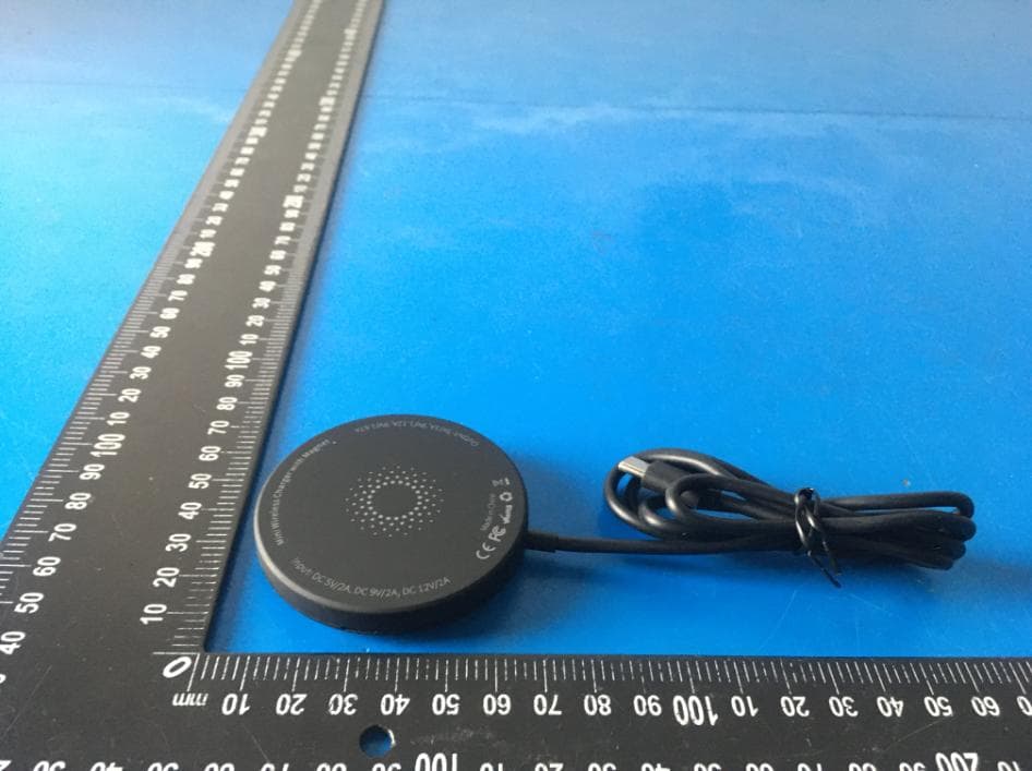 Magnetic Wireless Charger - FCC ID 2AP2N-MAGQOO - Shenzhen Esorun Technology Co.,LTD (4)