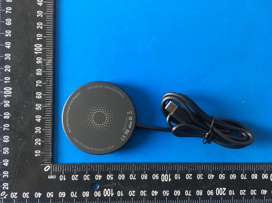 Magnetic Wireless Charger - FCC ID 2AP2N-MAGQOO - Shenzhen Esorun Technology Co.,LTD (2)