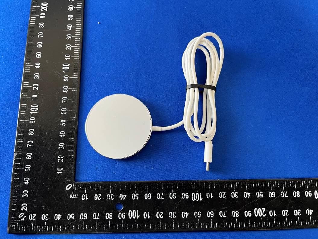 Magnetic Wireless Charger - FCC ID 2AP2N-MAGQOO-AS - Shenzhen Esorun Technology Co.,LTD (3)