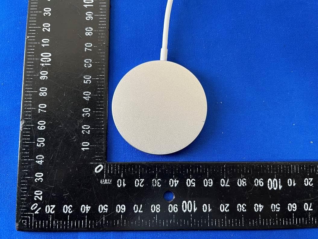 Magnetic Wireless Charger - FCC ID 2AP2N-MAGQOO-AS - Shenzhen Esorun Technology Co.,LTD (2)