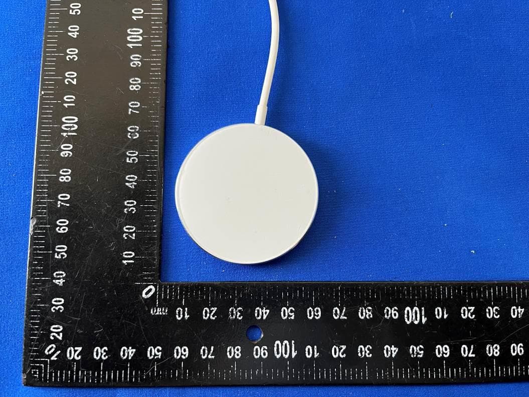 Magnetic Wireless Charger - FCC ID 2AP2N-MAGQOO-AS - Shenzhen Esorun Technology Co.,LTD