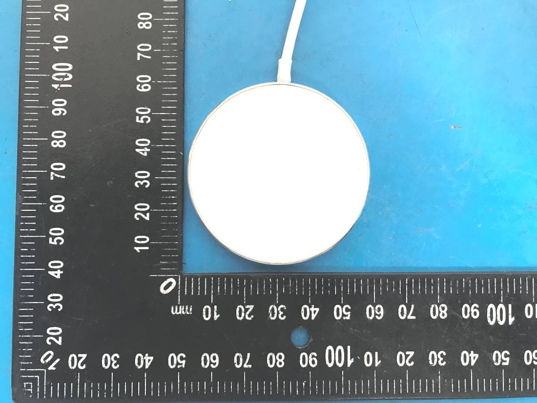 Magnetic Wireless Charger - FCC ID 2AP2N-MAGQOOAS - Shenzhen Esorun Technology Co.,LTD (3)
