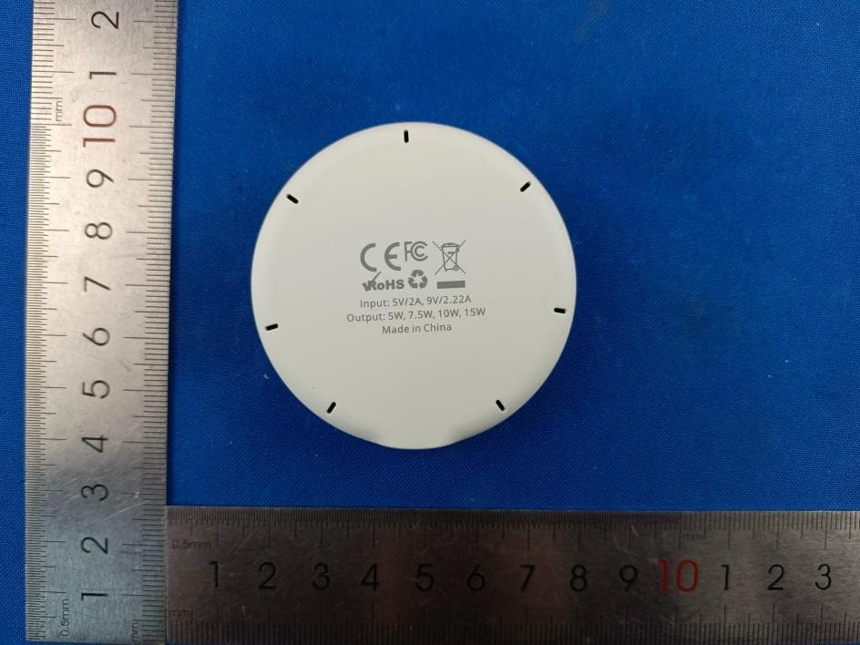 Magnetic Wireless Charging - FCC ID 2AP2N-PR1S - Shenzhen Esorun Technology Co.,LTD (2)