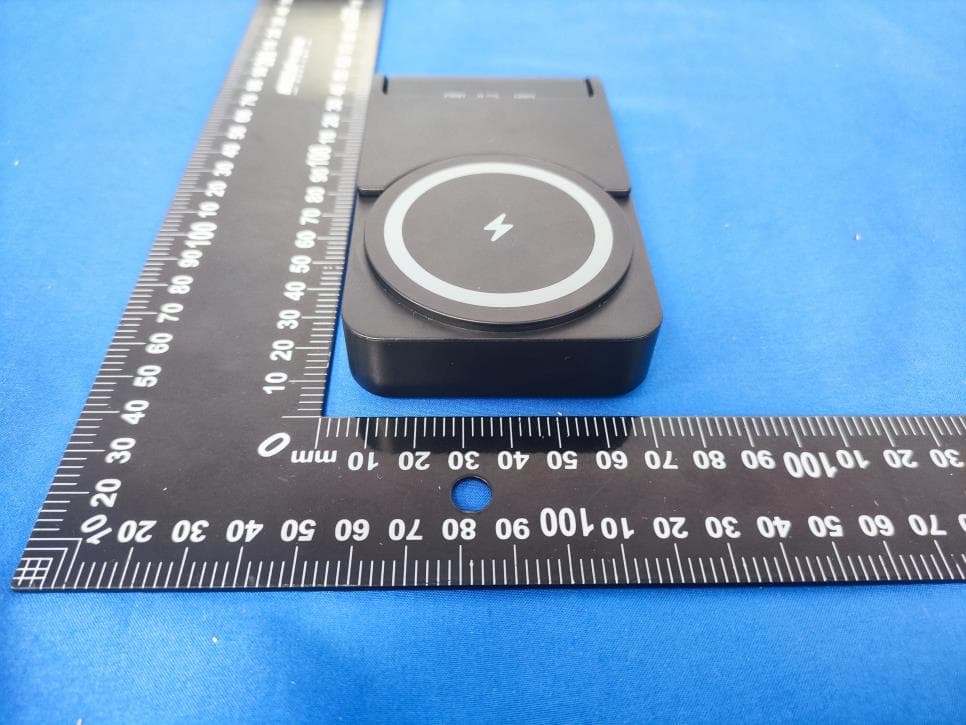 Wireless Power Bank - FCC ID 2AP2N-X1045 - Shenzhen Esorun Technology Co.,LTD (5)