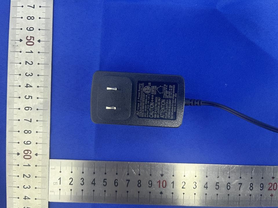 LED DESK LAMP WITH WIRELESS CHARGING - FCC ID 2AP2V-DESKLAMP15 - Shaoxing Prolux Lighting Co., Ltd