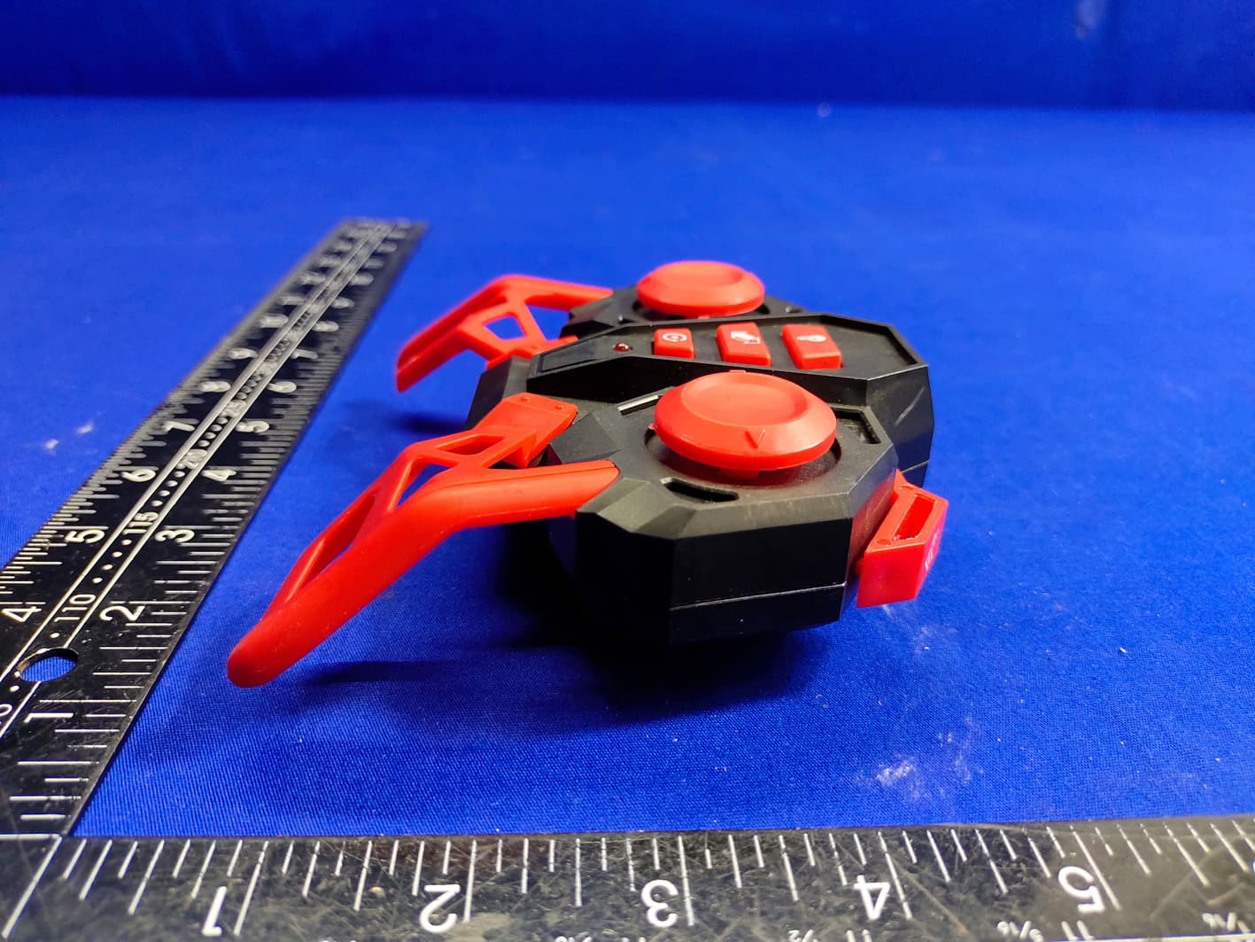 Alloy Spider Car - FCC ID 2AP5E-JYS2900 - Shantou Jinyishuo Toy Co.,ltd (3)
