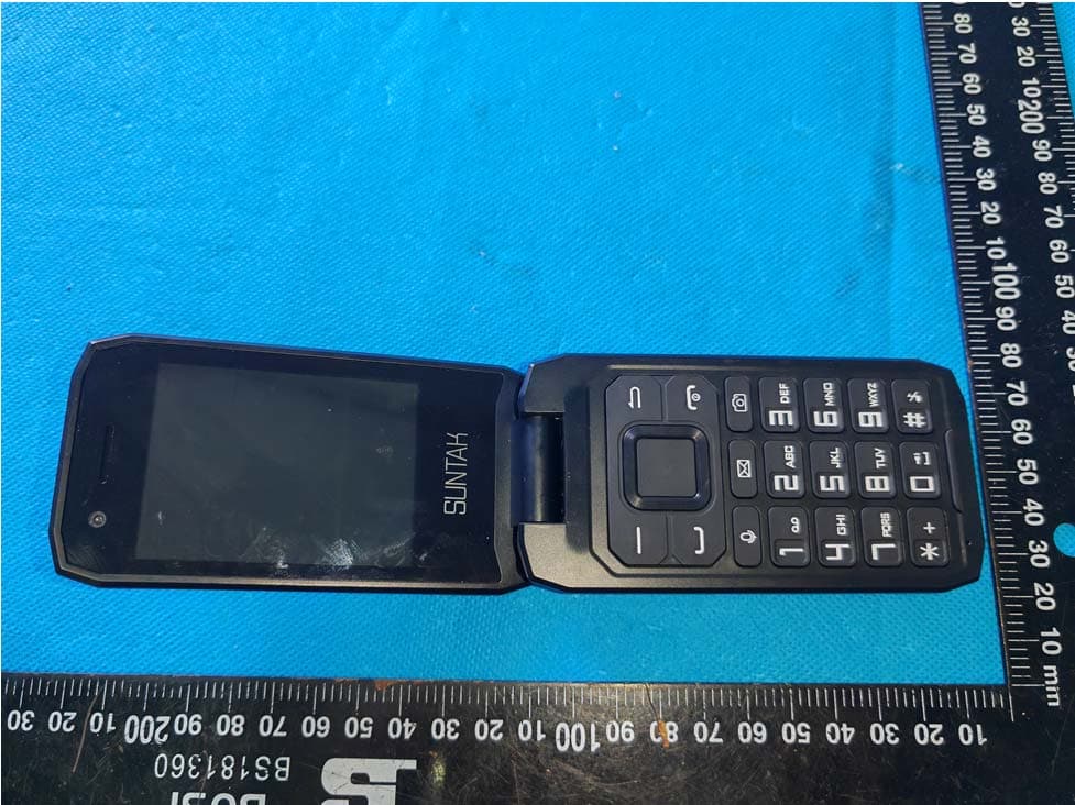 4G Flip phone - FCC ID 2AP7LFP001 - Whoop International Trading Limited (2)