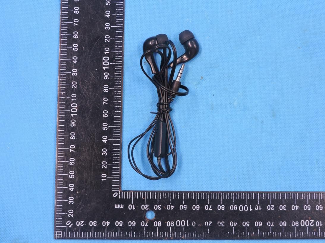 4G SMARTPHONE - FCC ID 2AP7LMOX - Whoop International Trading Limited (4)