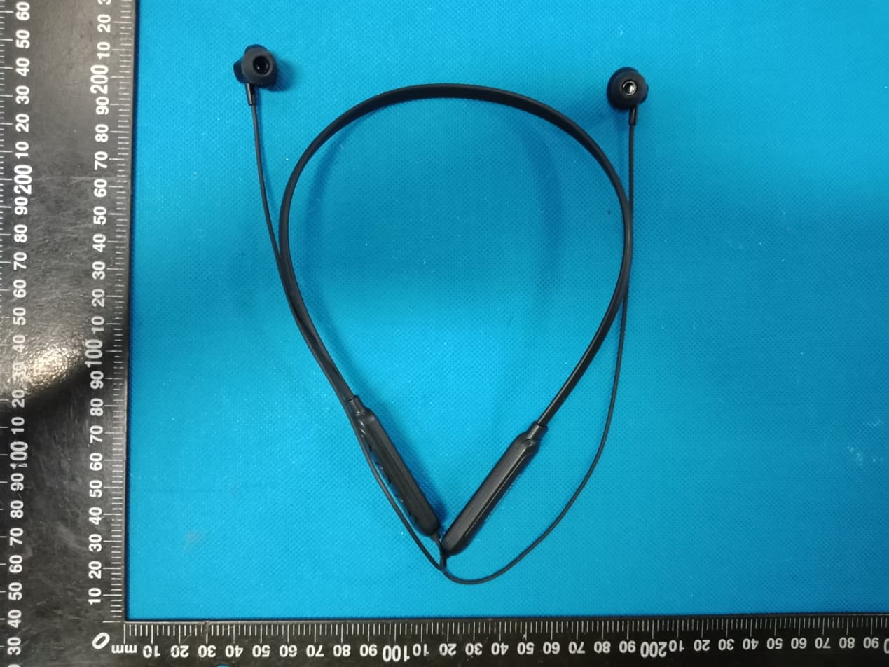 Wireless earphones - FCC ID 2AP8A-2MNEB0244 - Shenzhen D-fast Technology Co.LTD (5)